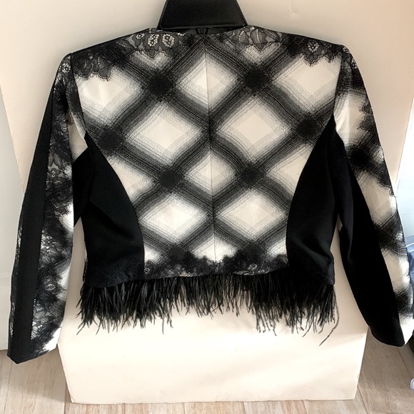 BCBG Quincy Ostrich Feather Trim Lace Detail Black White Crop Blazer Jacket 🖤 - Picture 15 of 16